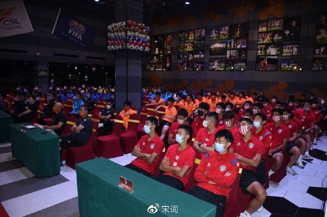 西班牙媒体eldebate撰文谈到法国球星姆巴佩的未来，该媒体认为姆巴佩若想加盟皇马就必须在明年一月签约，否则白衣军团将把目标转向哈兰德。